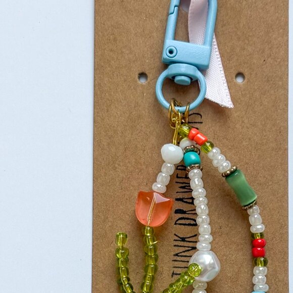 Handmade Floral Beaded Keychain - Picture 3 of 5